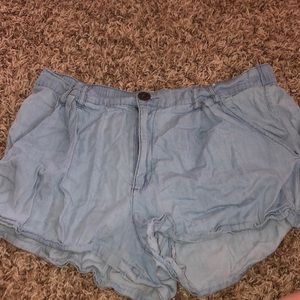 Loose denim shorts